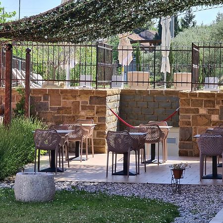 Hotel Stara Sola - Oleander Resort Korte Екстериор снимка