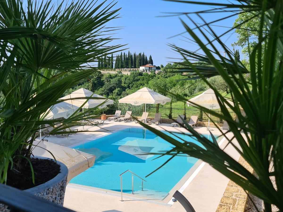 Hotel Stara Sola - Oleander Resort Korte Екстериор снимка
