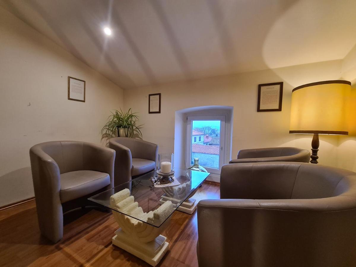 Hotel Stara Sola - Oleander Resort Korte Екстериор снимка