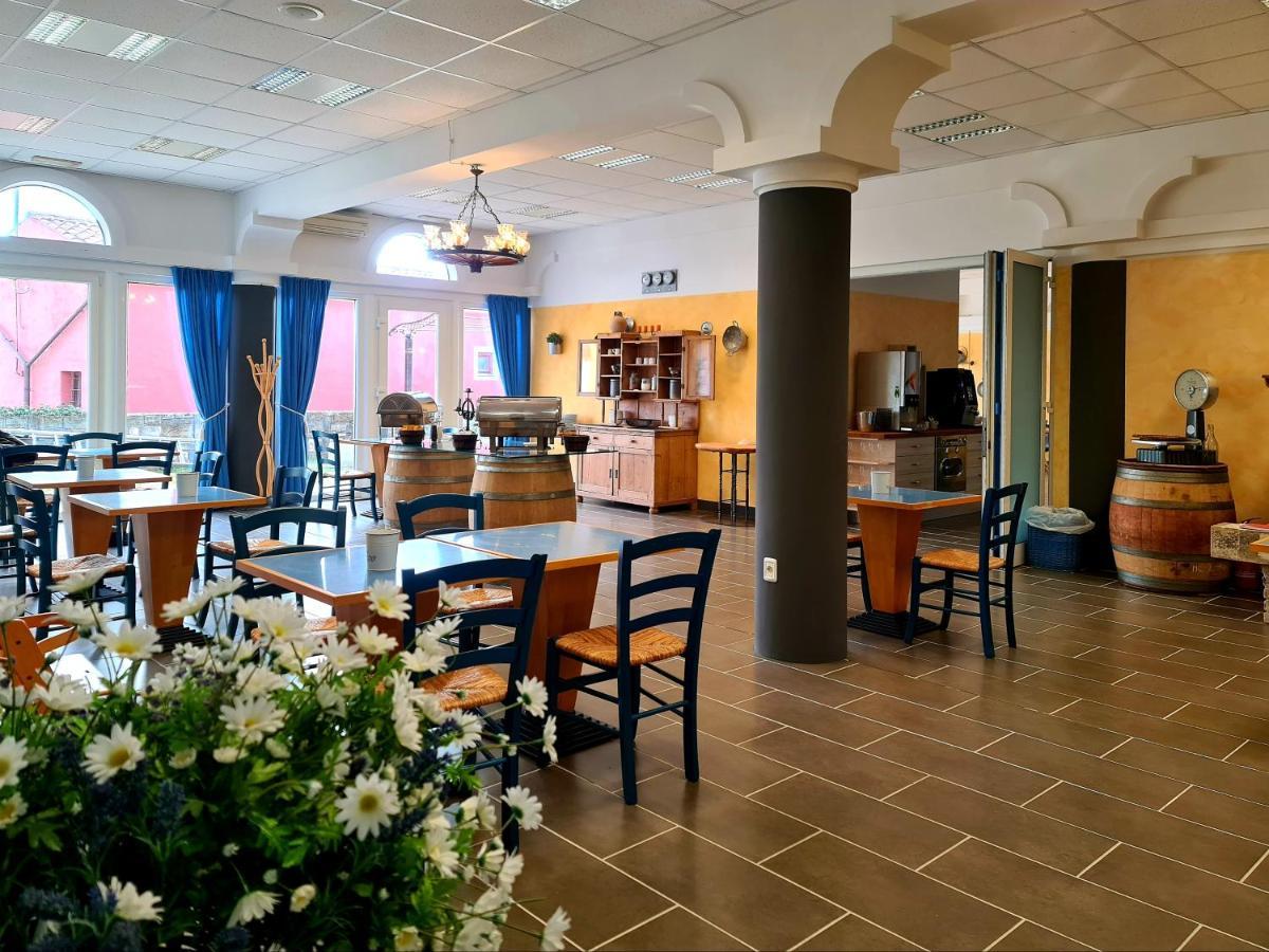 Hotel Stara Sola - Oleander Resort Korte Екстериор снимка