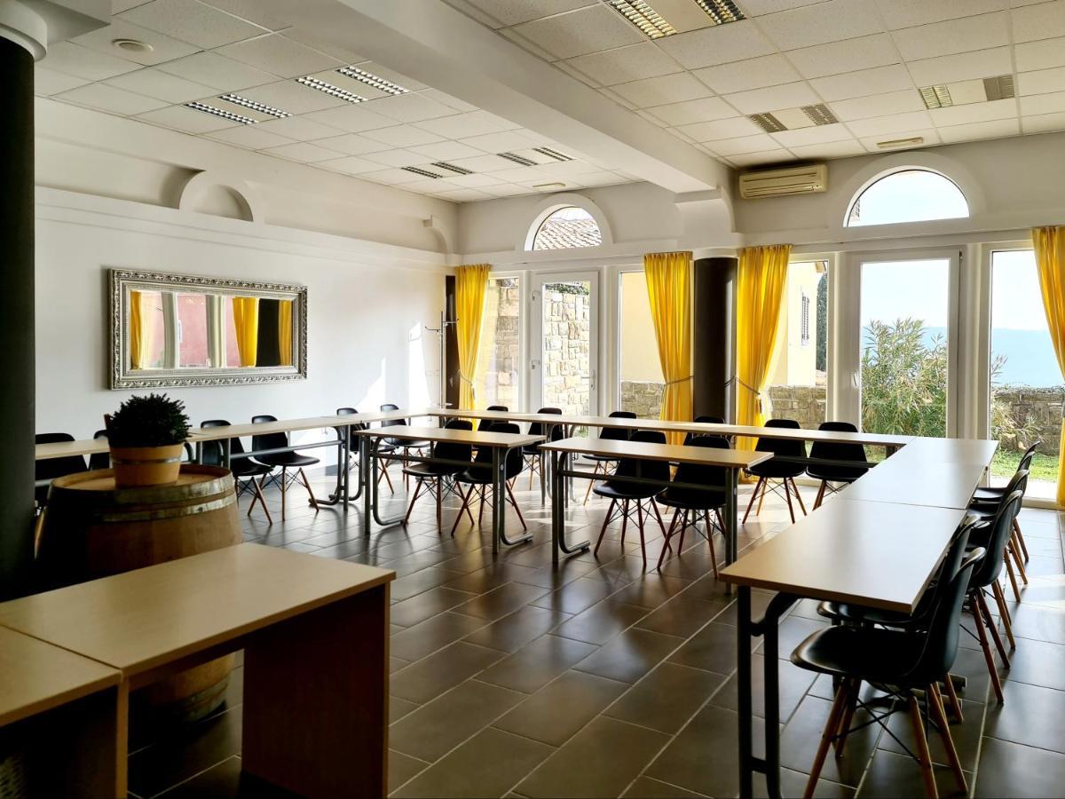 Hotel Stara Sola - Oleander Resort Korte Екстериор снимка