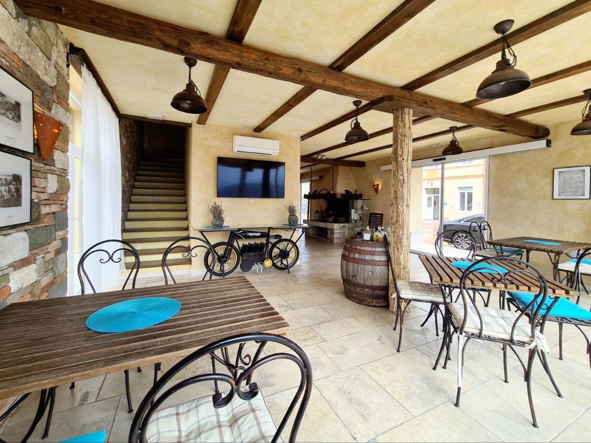 Hotel Stara Sola - Oleander Resort Korte Екстериор снимка