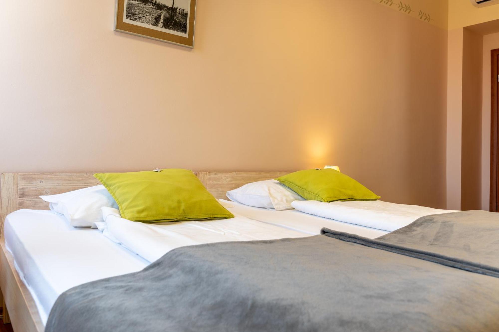 Hotel Stara Sola - Oleander Resort Korte Екстериор снимка