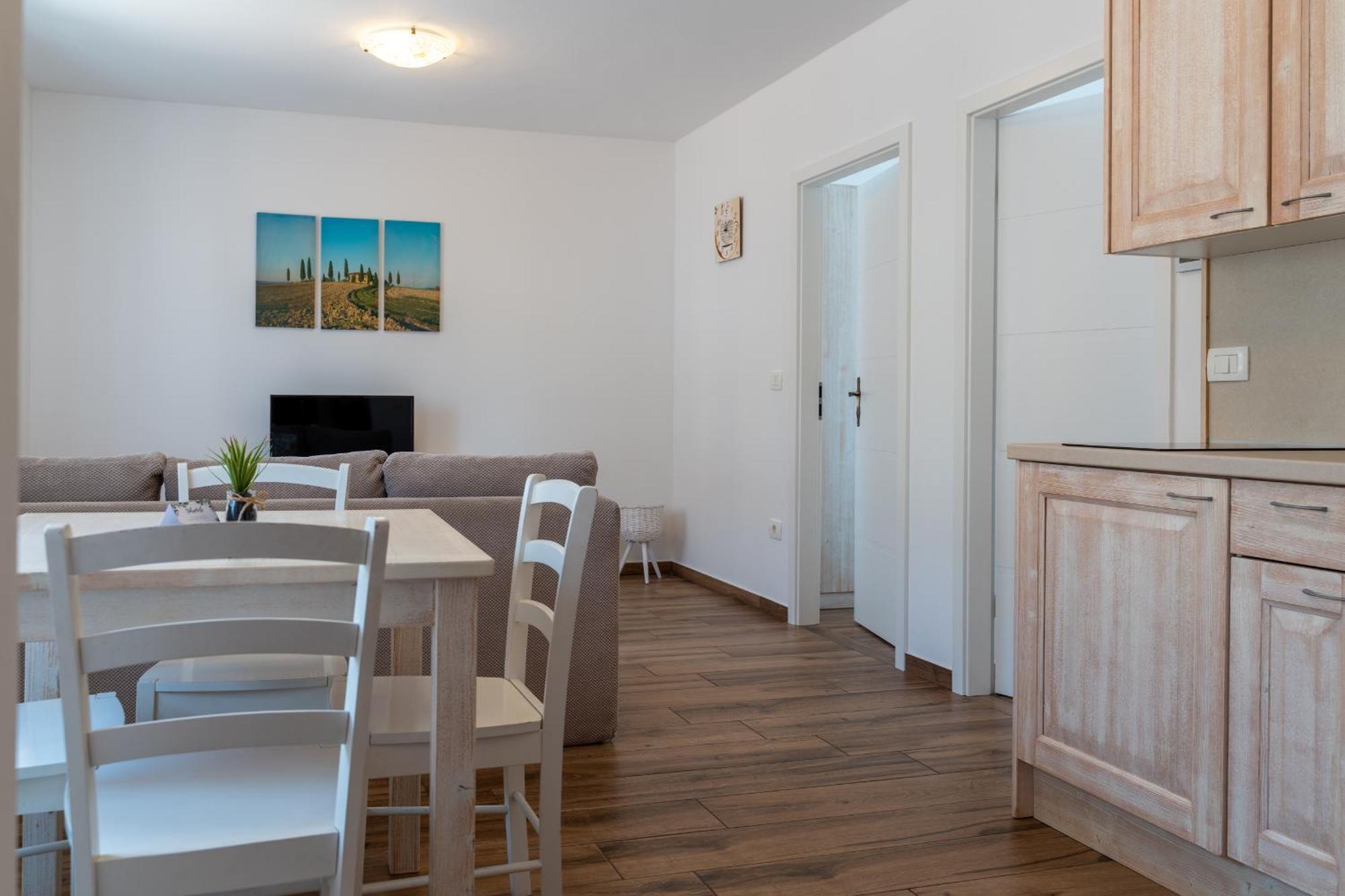 Hotel Stara Sola - Oleander Resort Korte Екстериор снимка