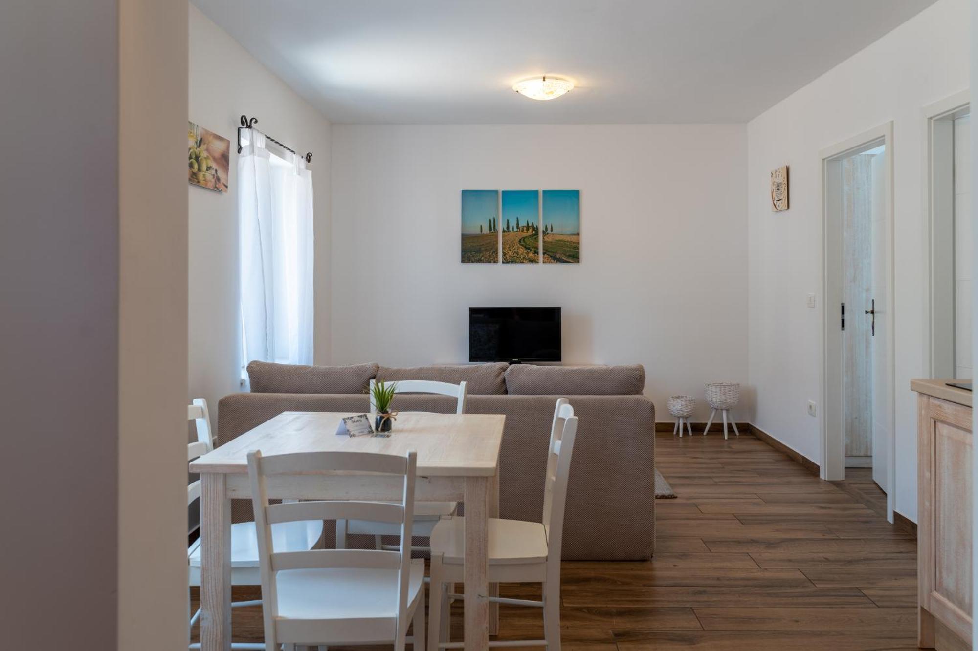 Hotel Stara Sola - Oleander Resort Korte Екстериор снимка