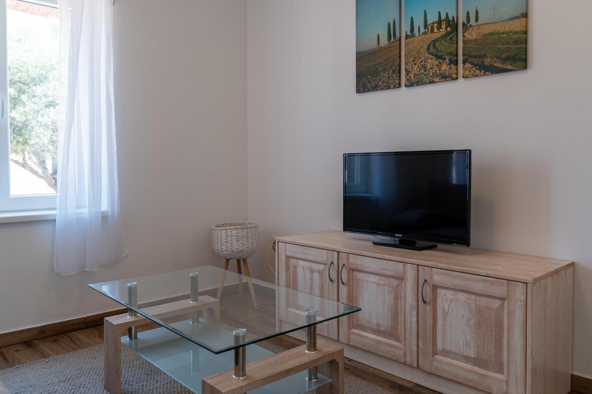 Hotel Stara Sola - Oleander Resort Korte Екстериор снимка