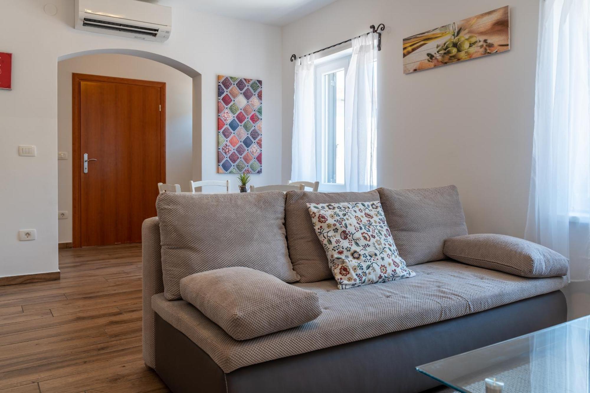Hotel Stara Sola - Oleander Resort Korte Екстериор снимка