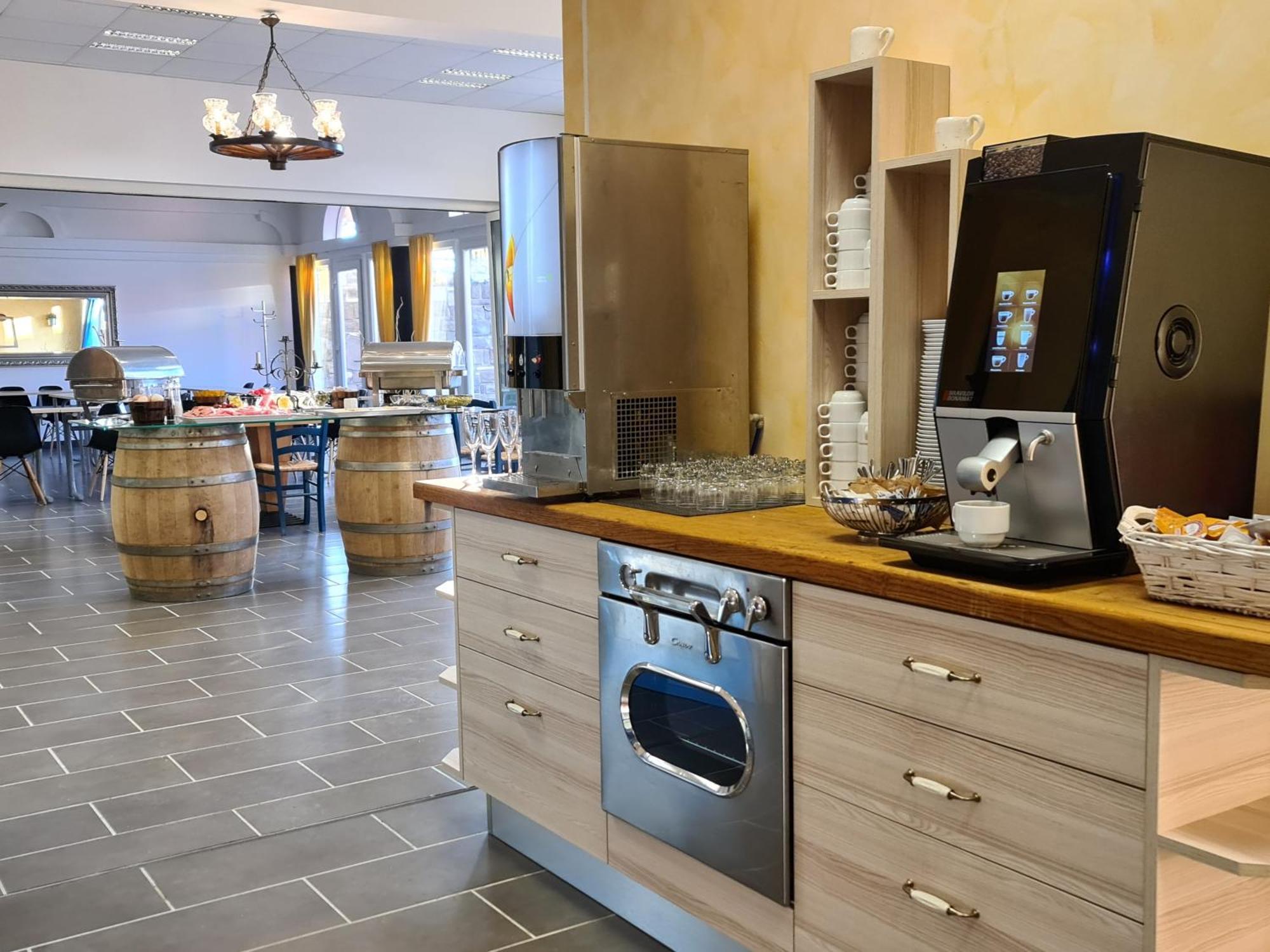 Hotel Stara Sola - Oleander Resort Korte Екстериор снимка