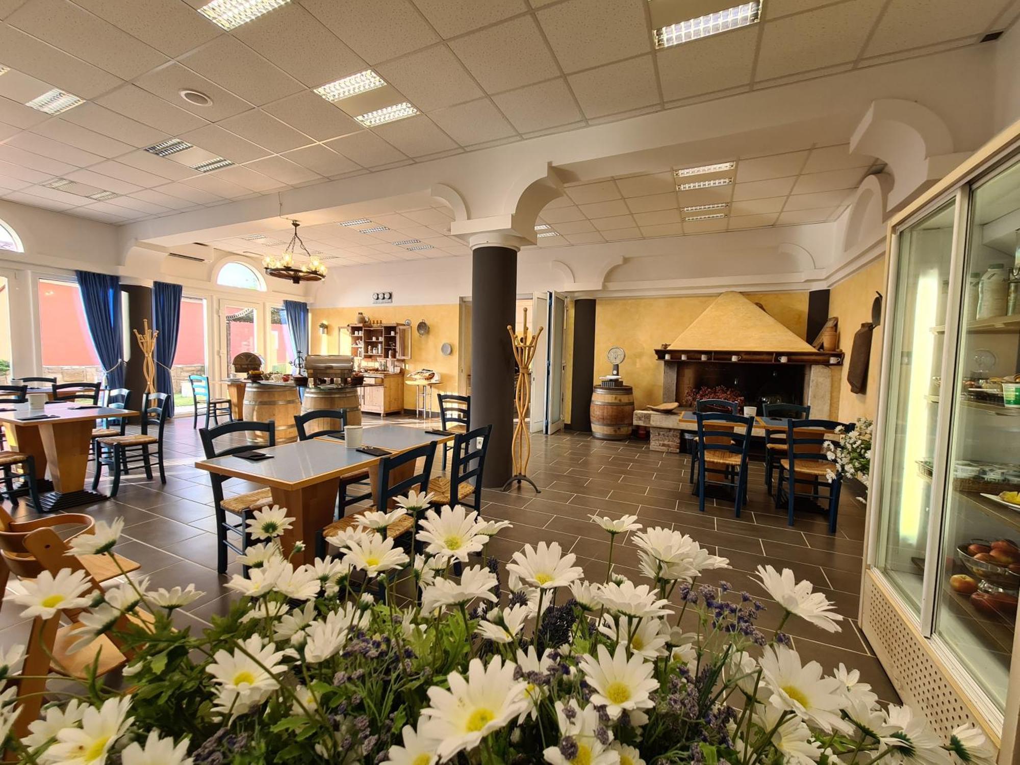 Hotel Stara Sola - Oleander Resort Korte Екстериор снимка